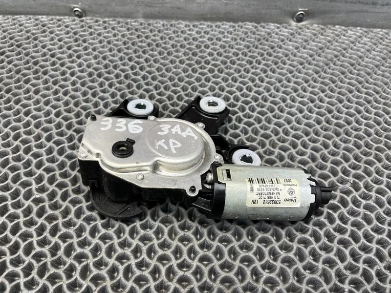 Моторчик стеклоочистителя Volkswagen Touareg 2007 7L0955712C 7L6 3.0 BKS, задний