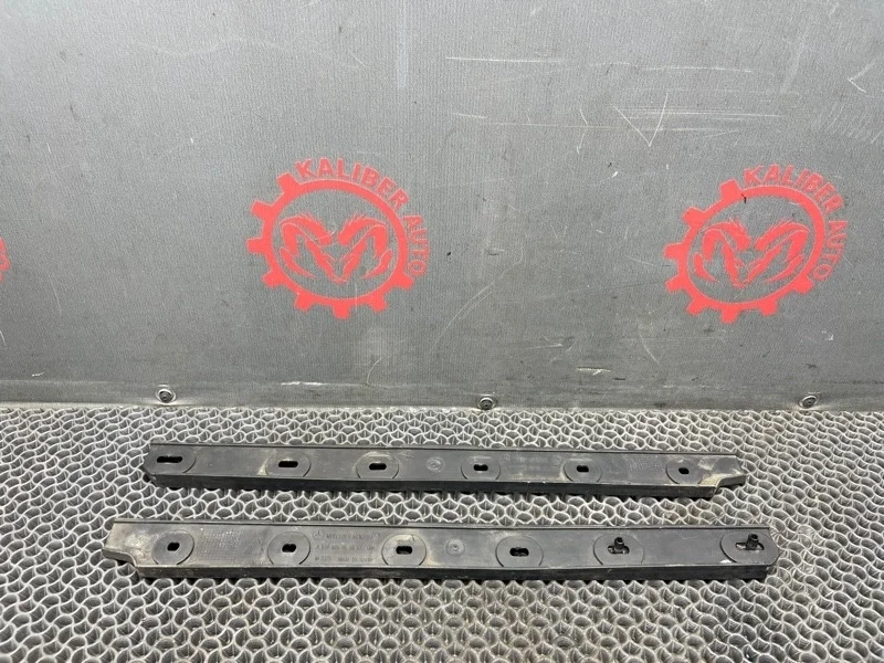 Кронштейн бампера Mercedes Benz V-Class 2008 A6398850356 W-639 646.980, задний