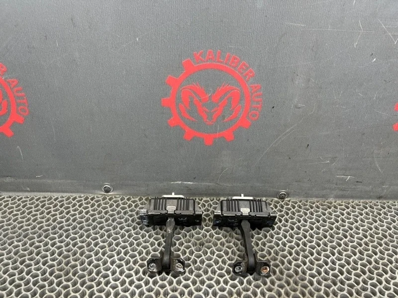 Ограничитель двери Mercedes Benz V-Class 2008 A6397200016 W-639 646.980, передний