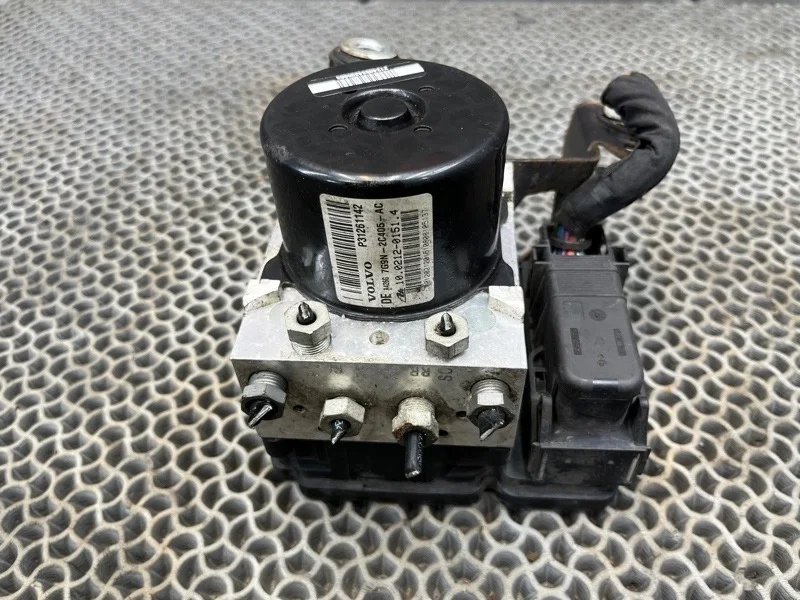 Блок abs Volvo XC70 2008 31261142 2.4 D5244T4
