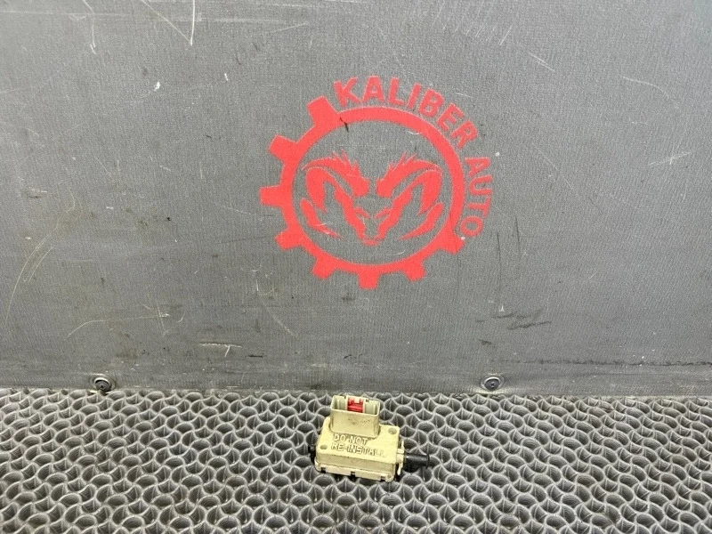 Датчик включения стоп сигнала DODGE Neon 2 2002 56045043AG 2 2.0 ECB