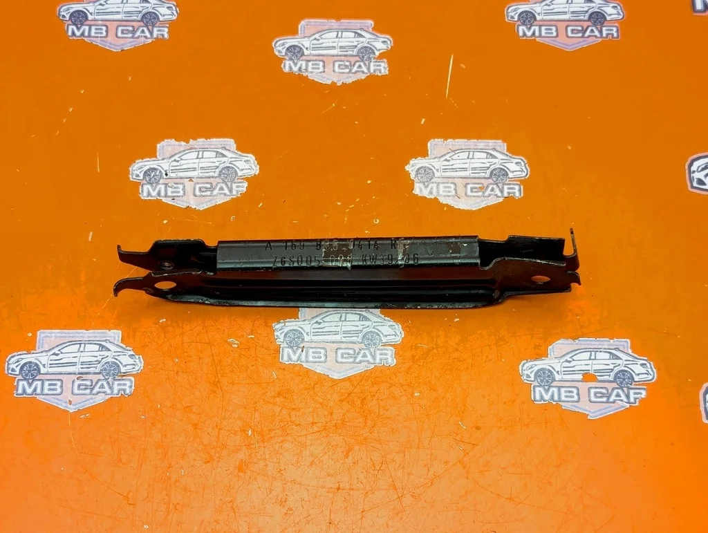 Кронштейн крепления бампера Mercedes-Benz