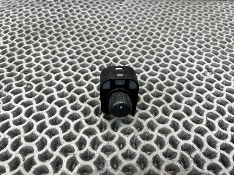 Блок регулировки зеркал Audi Q7 2007 8E0959565A 3.0 BUG