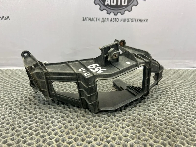 Кронштейн противотуманной фары Hyundai Grand Starex/H1 2010 922014H000 2.5 D4CB, передний левый