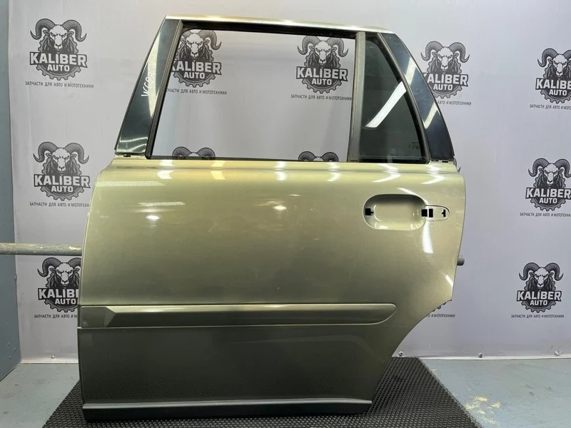 Дверь Volvo XC90 2011 31385358 2.4 D5244T18 930665, задняя левая