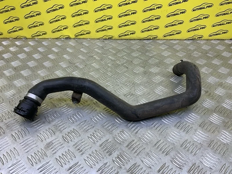 Патрубок радиатора Volkswagen Touareg Ii (2010-2018) 2013 7P6122101K 3.0 D CJMA