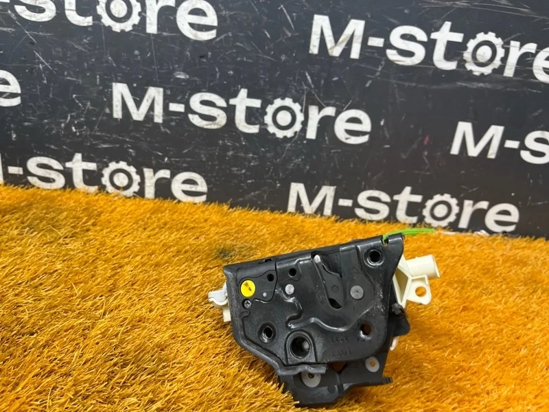 Замок двери Audi A3 2011 4F0839015 8P CAXC, задний левый