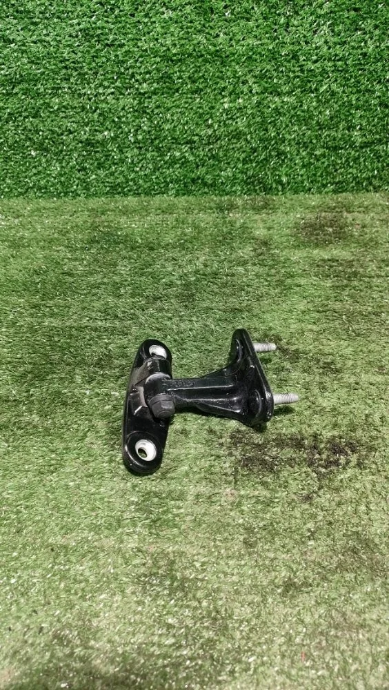 Петля двери Mercedes GLK 2013 A2047300737 276.957, задняя правая