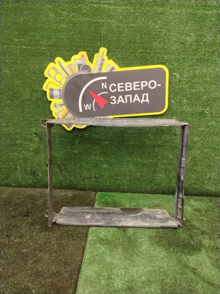 Диффузор радиатора Renault Sandero Stepway 2018 215596207R X52 K7M812