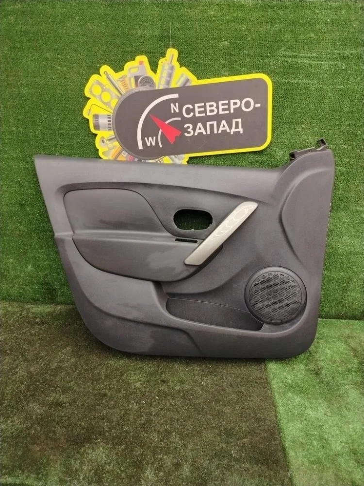 Обшивка двери Renault Sandero Stepway 2018 809017481R X52 K7M812, передняя левая