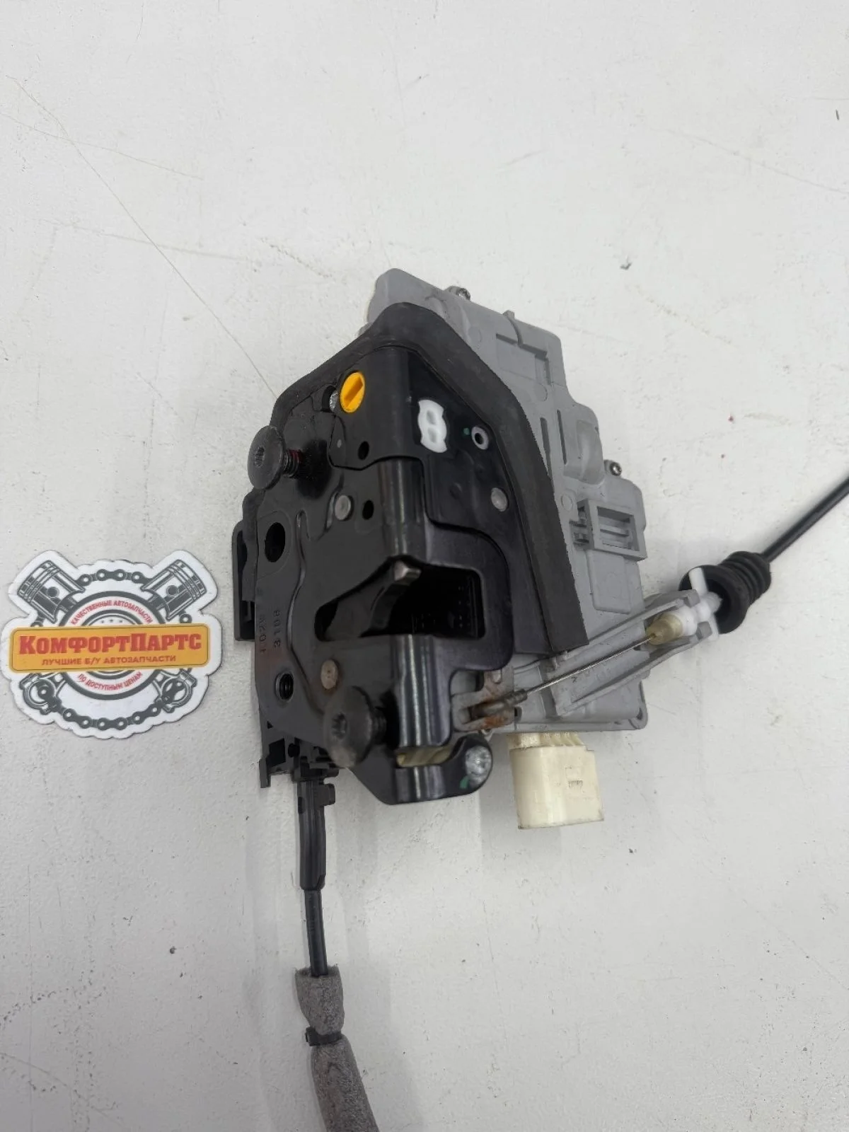 Замок двери передней левой Volkswagen Tiguan I (2007—2011)