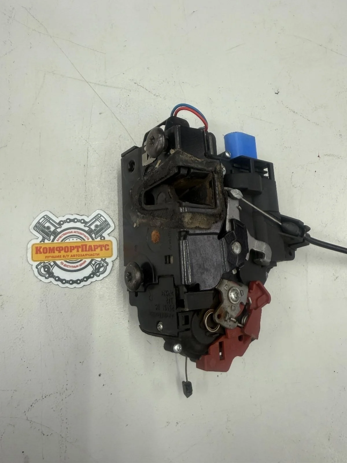 Замок двери передней правой Skoda Fabia II (2007—2010)