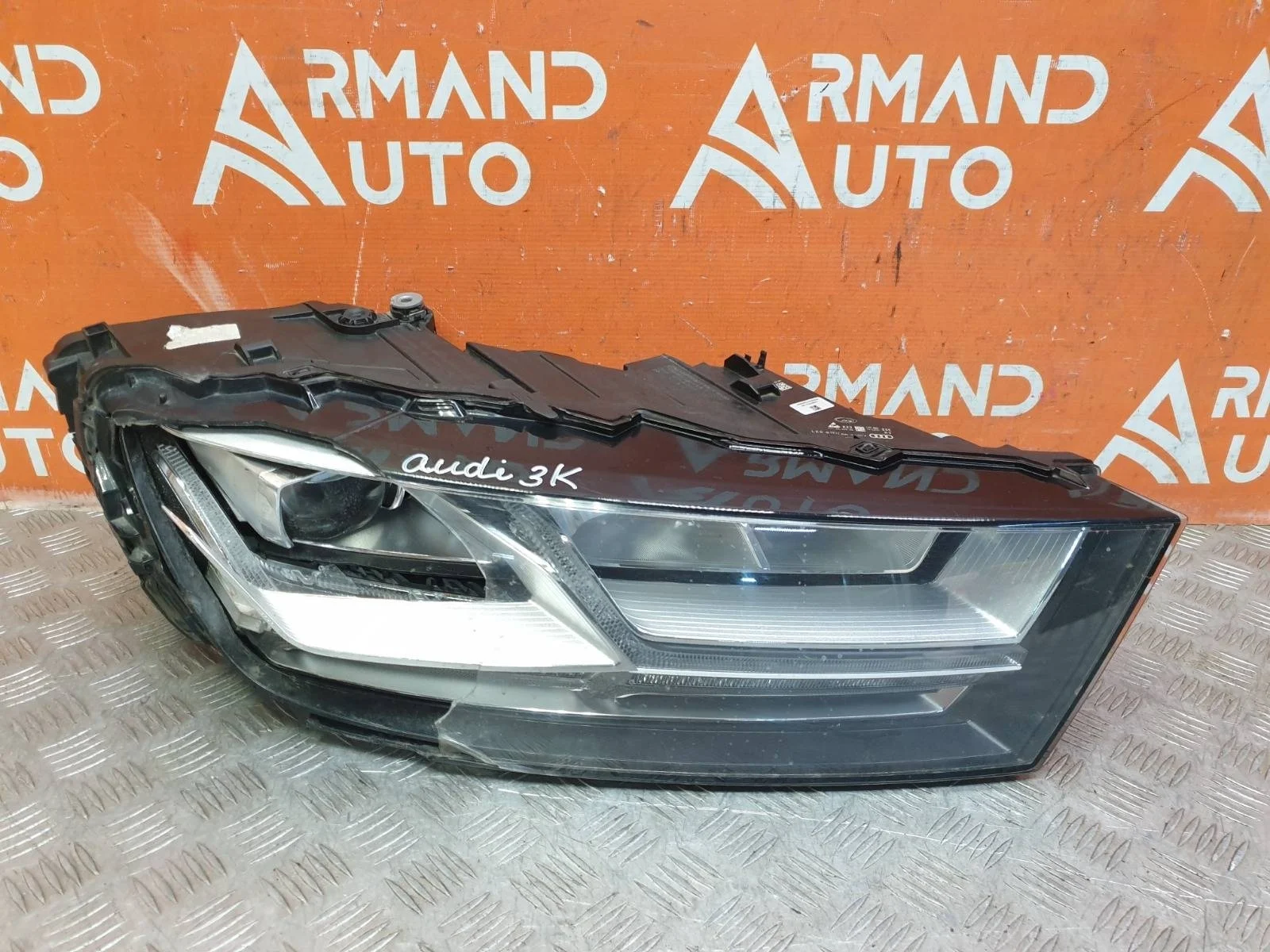 Фара Audi Q7 2015-2020 4M