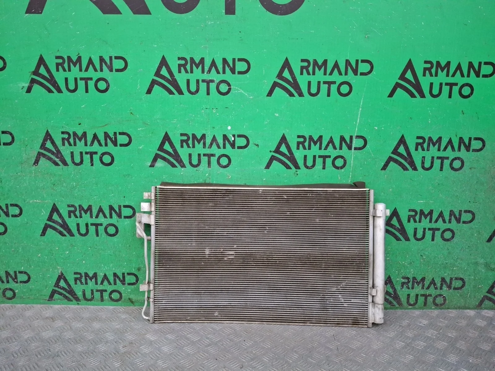 Радиатор кондиционера Kia Sorento 2009-2012 XM