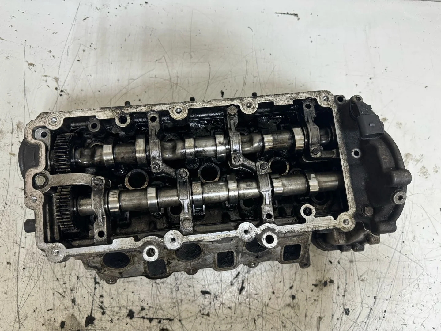 головка блока цилиндров правая Volkswagen Touareg