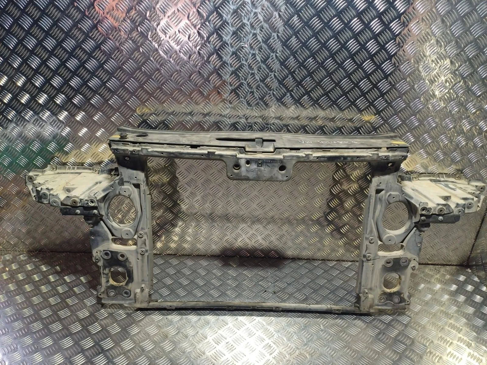 передняя панель (телевизор) Porsche Cayenne 955