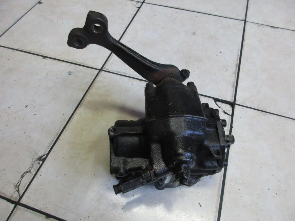 Рулевой редуктор Mercedes-Benz