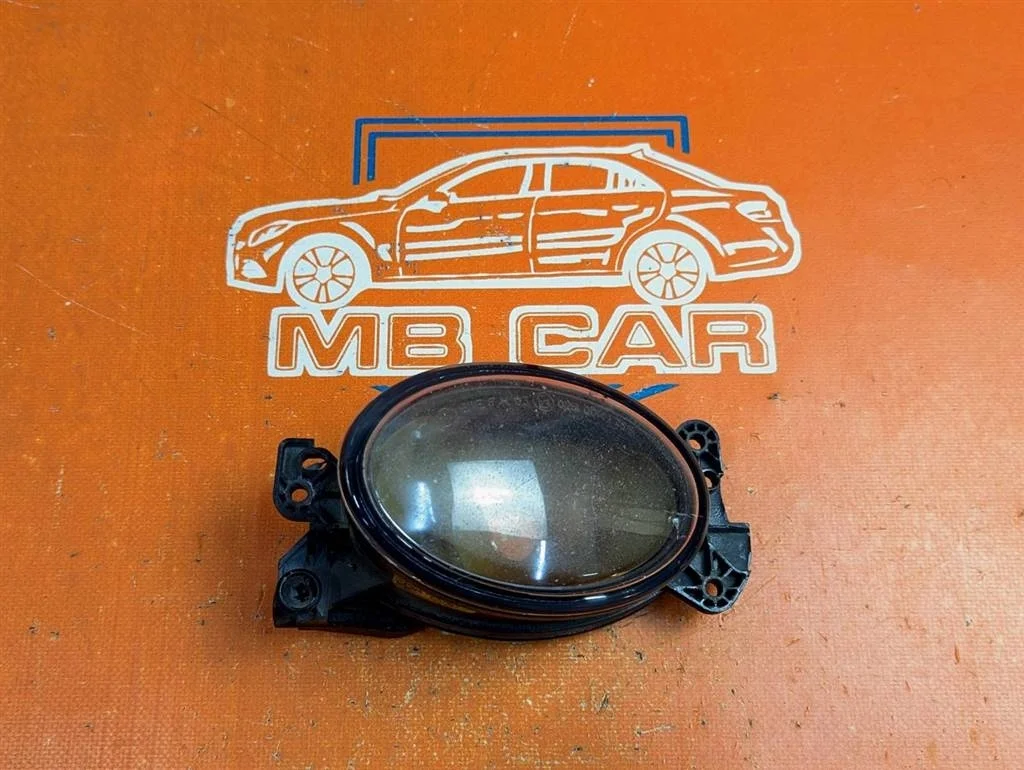 Противотуманка левая Mercedes-Benz