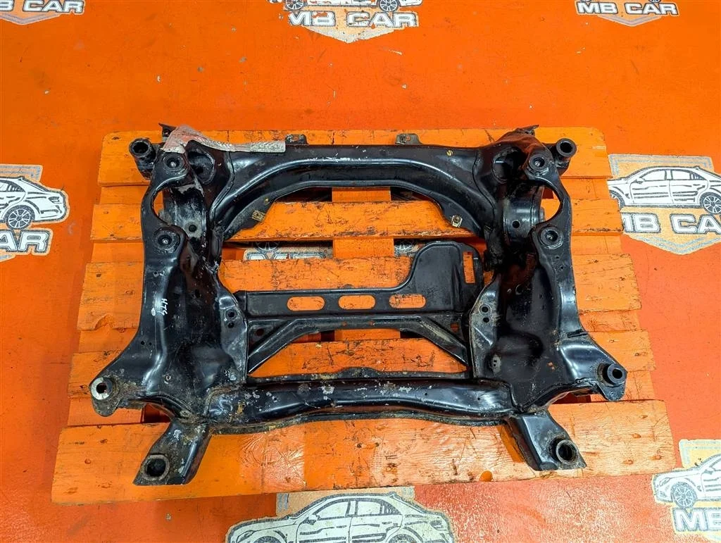 Подрамник передний Mercedes-Benz