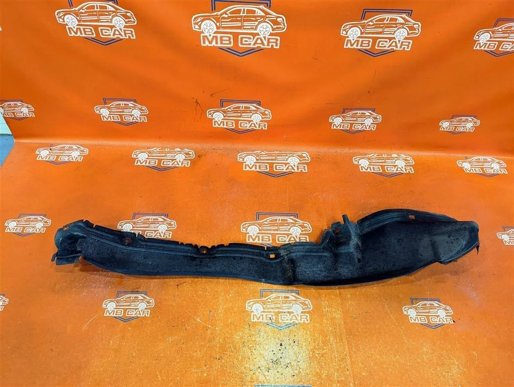 Подкрылок передний правый Mercedes-Benz
