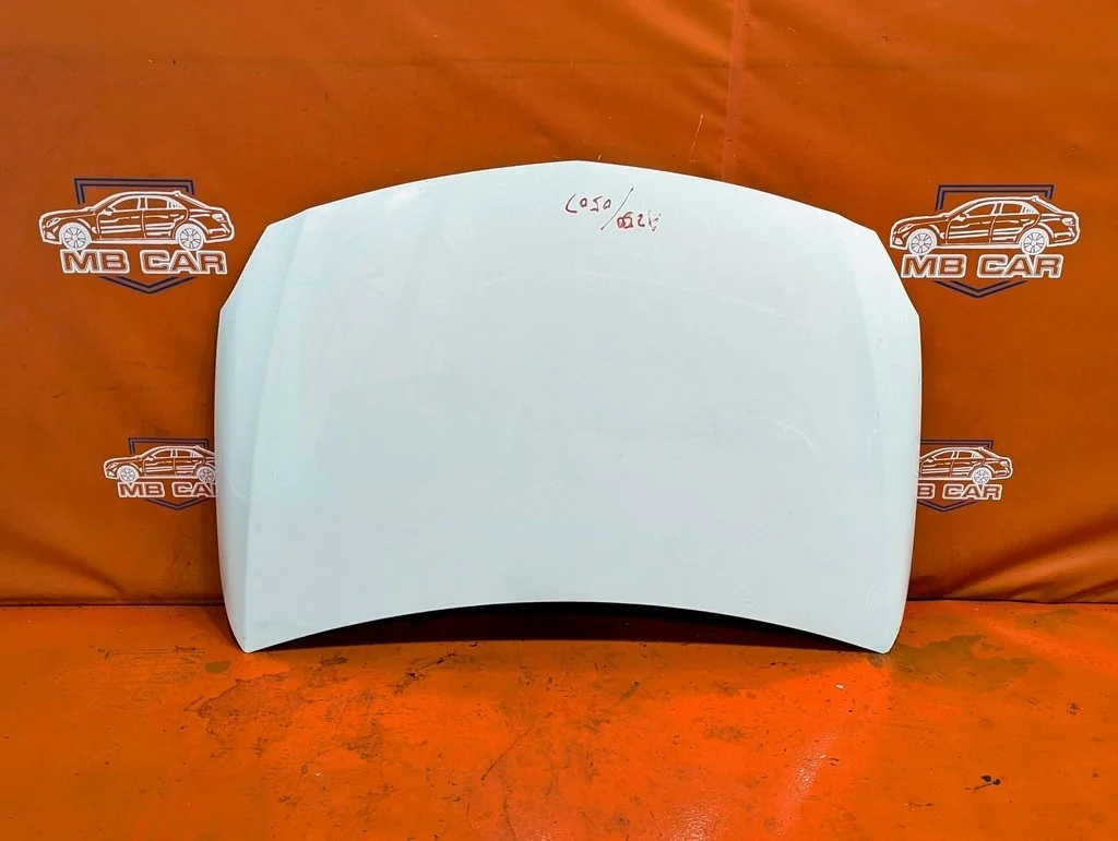 Капот Mercedes-Benz