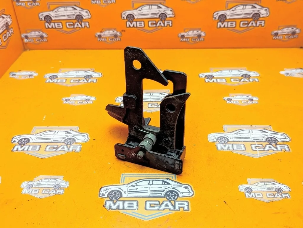 Замок капота Mercedes-Benz