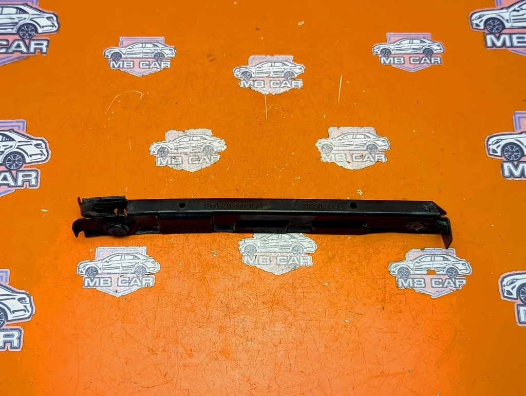 Кронштейн крепления бампера Mercedes-Benz