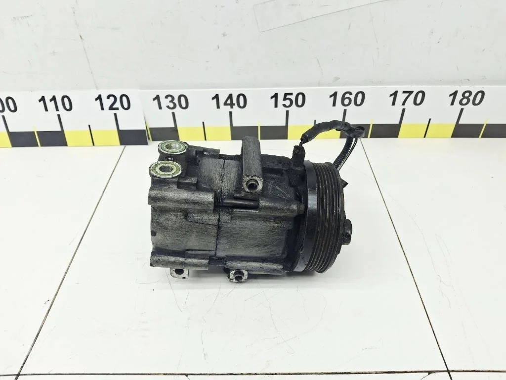 Компрессор кондиционера Mazda Tribute EP