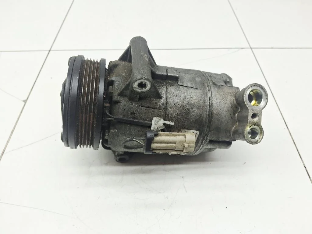 Компрессор кондиционера Opel Astra H