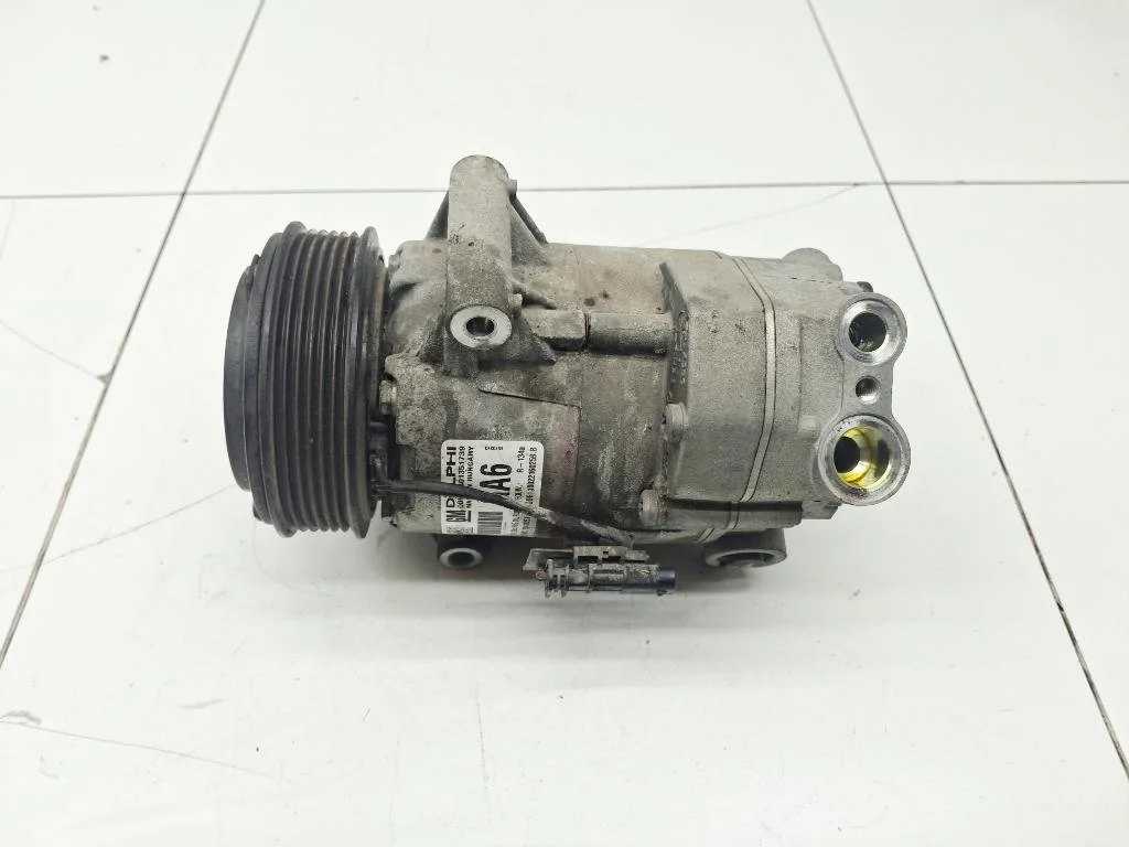Компрессор кондиционера Opel Astra J