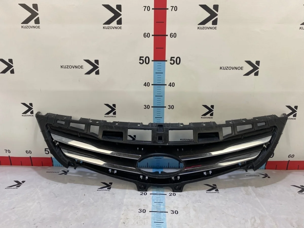 Решетка радиатора Hyundai Solaris 2010-2017 RB