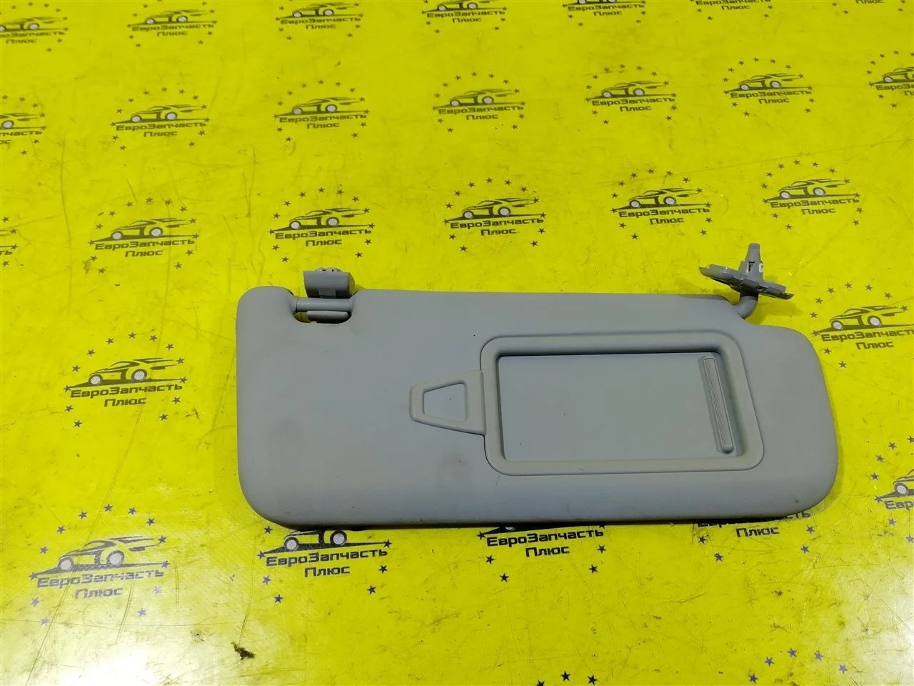 Козырек солнцезащитный Kia Ceed 1 852011H010ED ED, правый