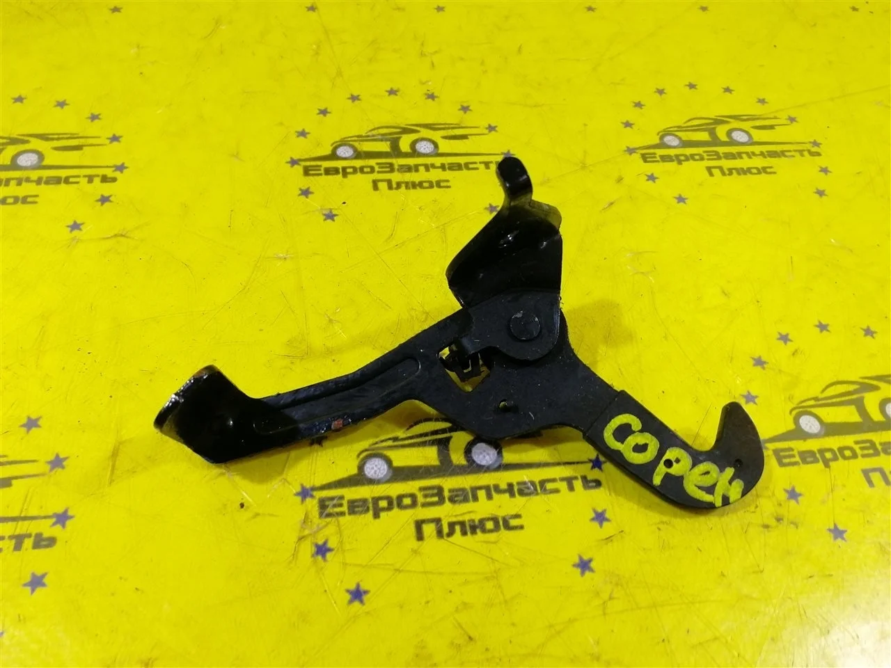 Крюк замка капота Kia Sorento 2 811402P000 XM