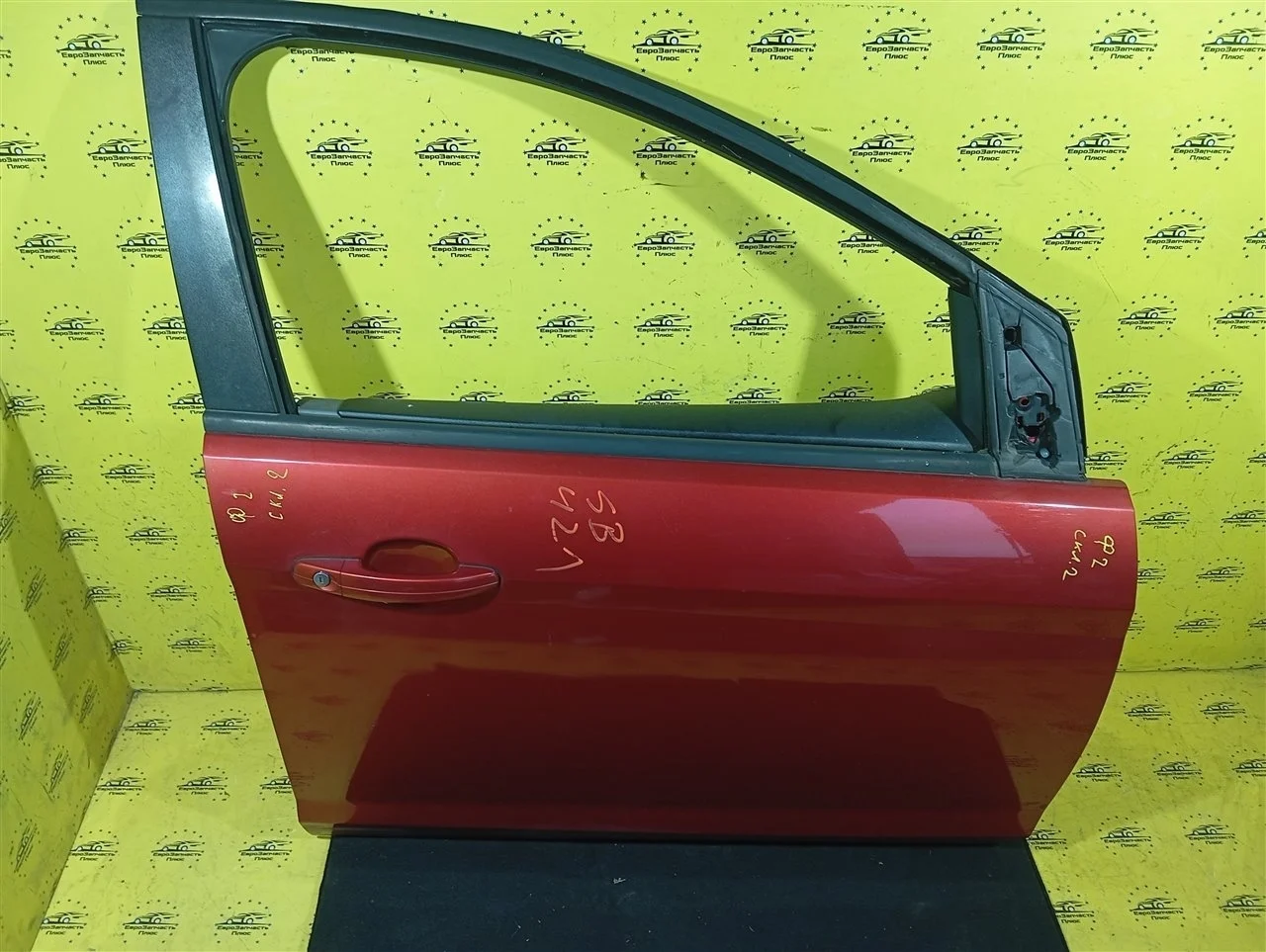 Дверь Ford Focus 2 1530169, передняя правая