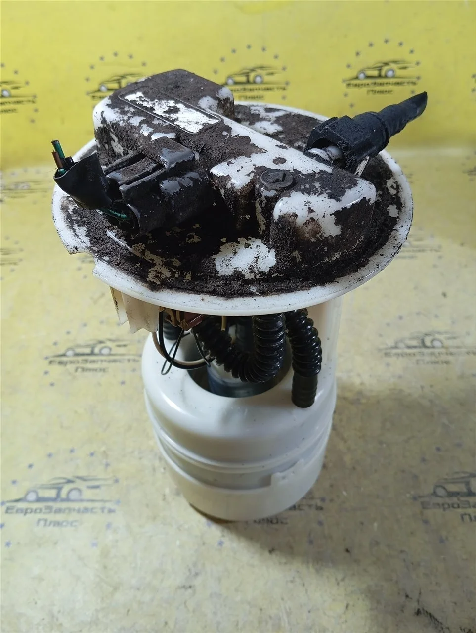 Бензонасос Nissan Note 17040AX000 E11