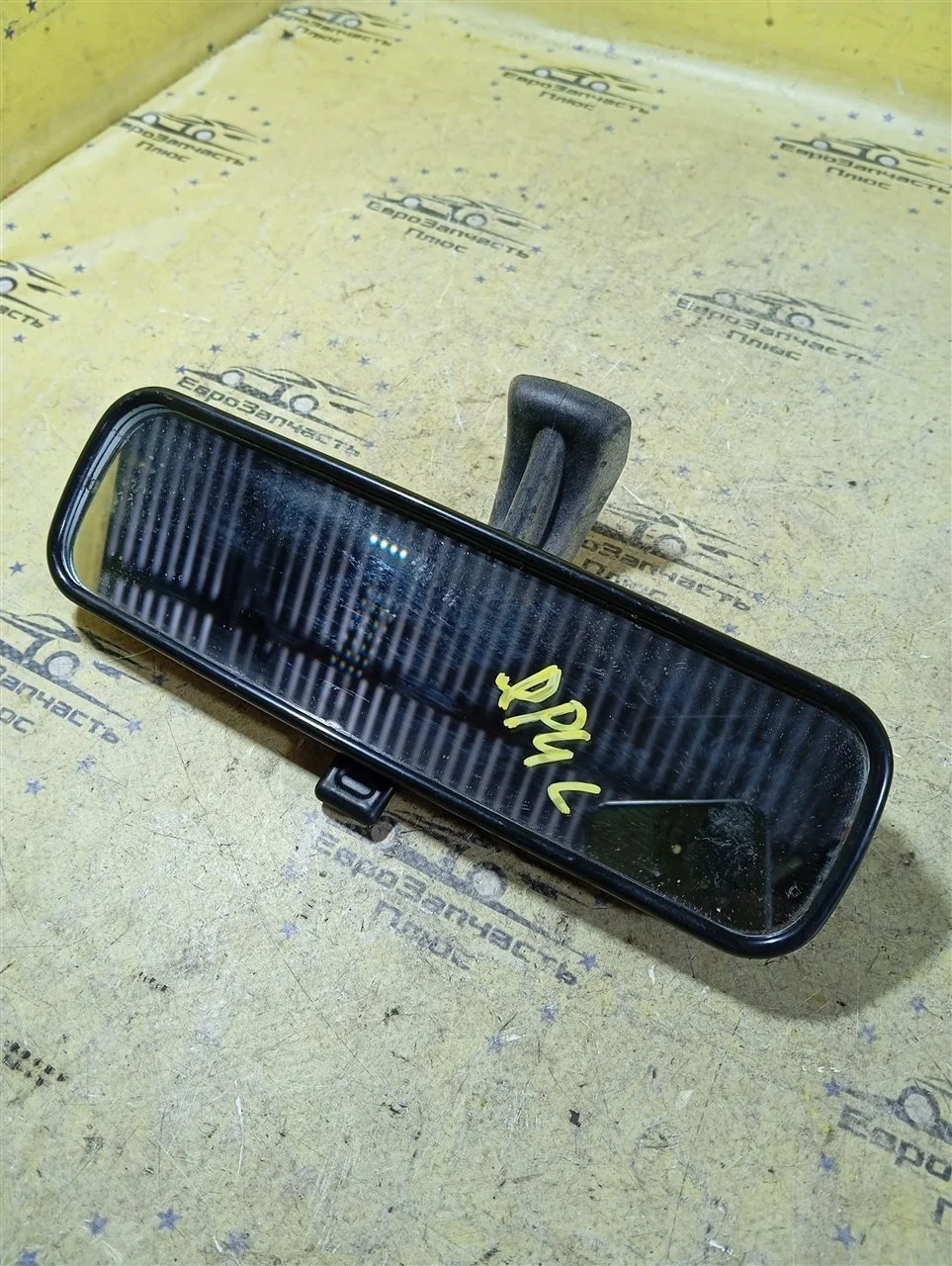 Зеркало заднего вида Toyota Yaris 8781052041 XP90