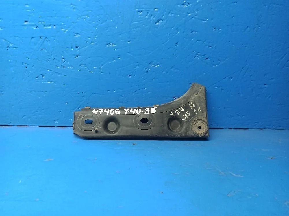 Кронштейн бампера задний Audi A6 C5 2000