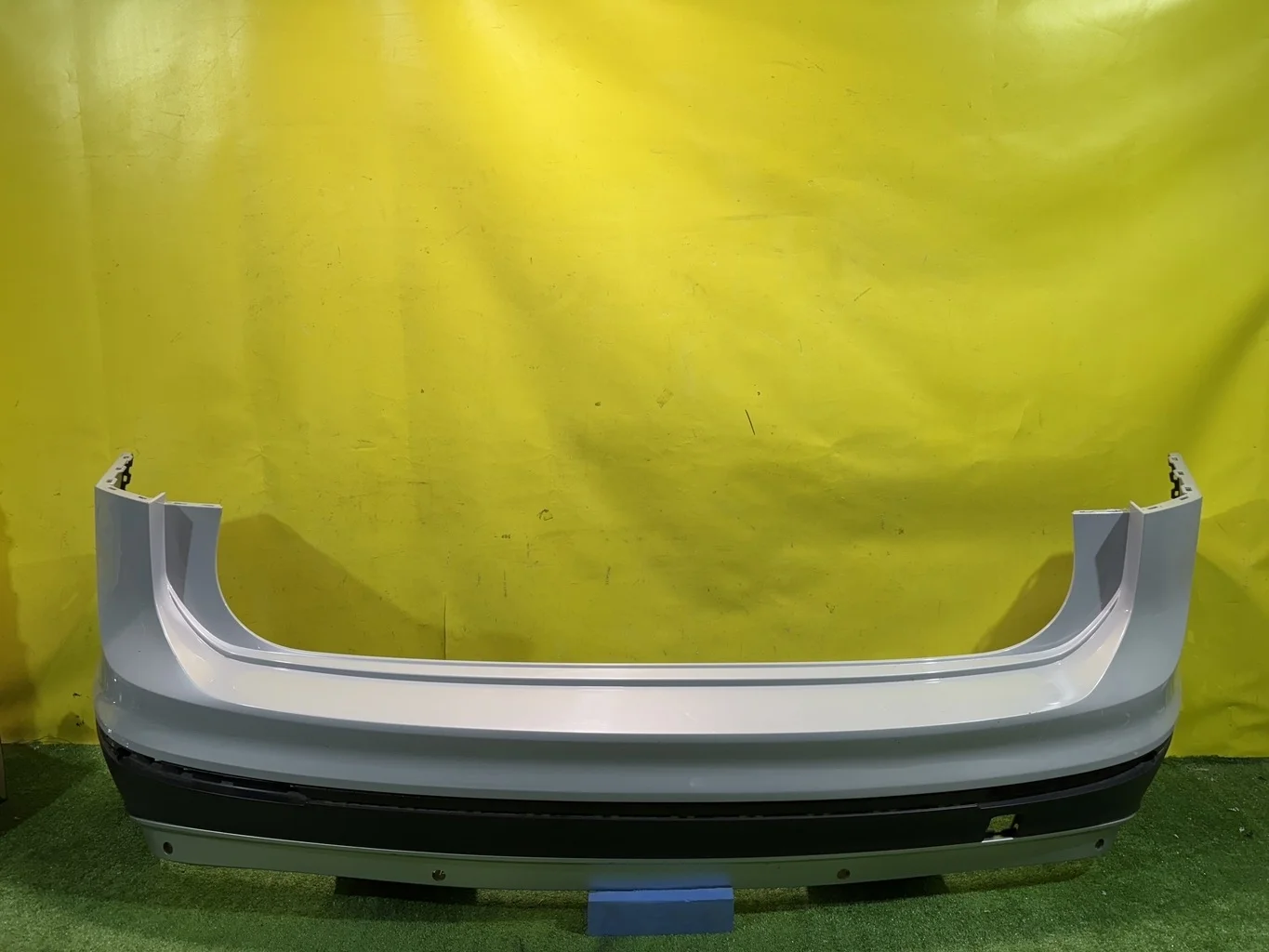 Бампер задний  Volkswagen  Tiguan Mk2 2016 5NR807421 41427