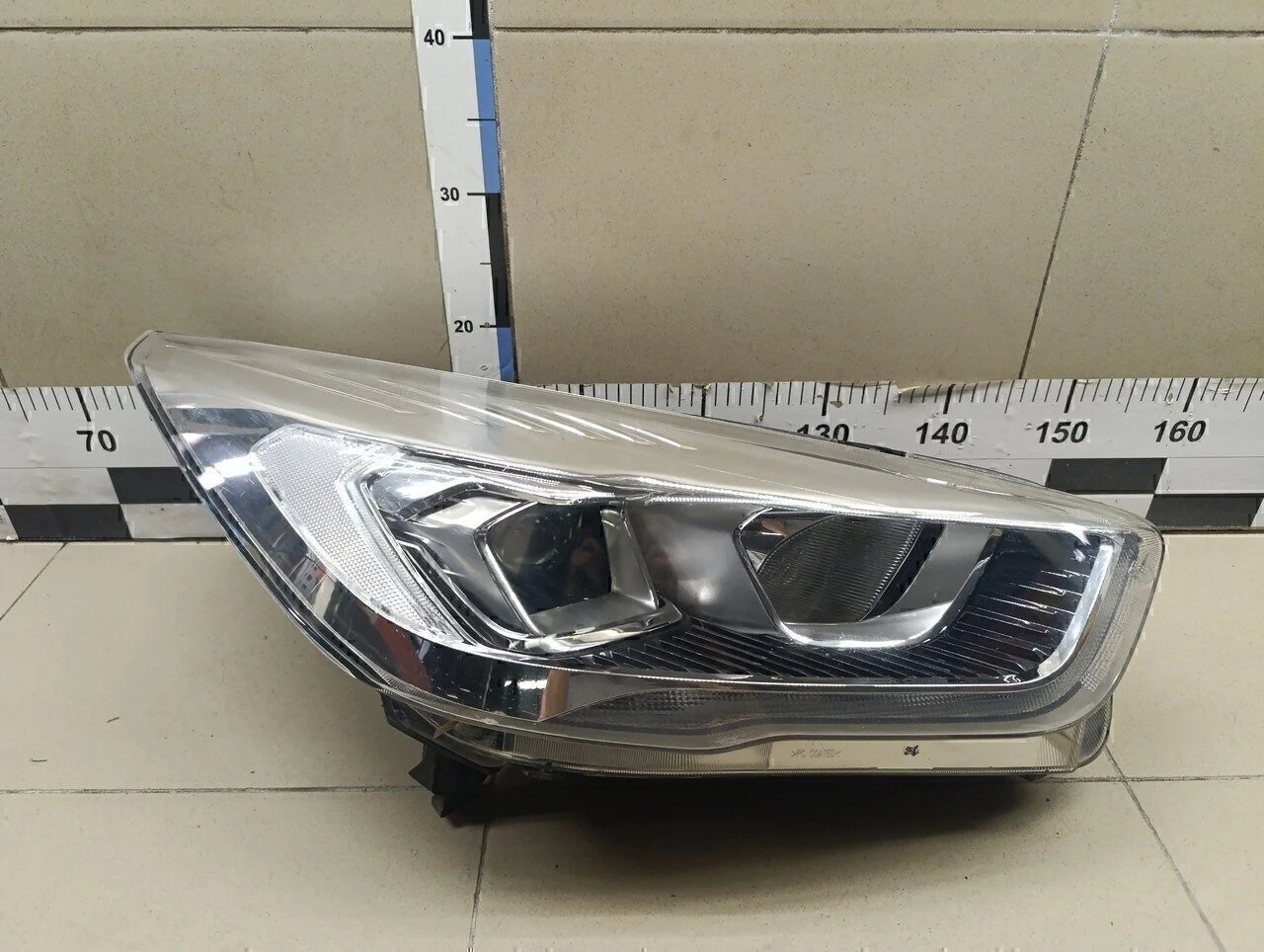 Фара правая Kuga 2012>