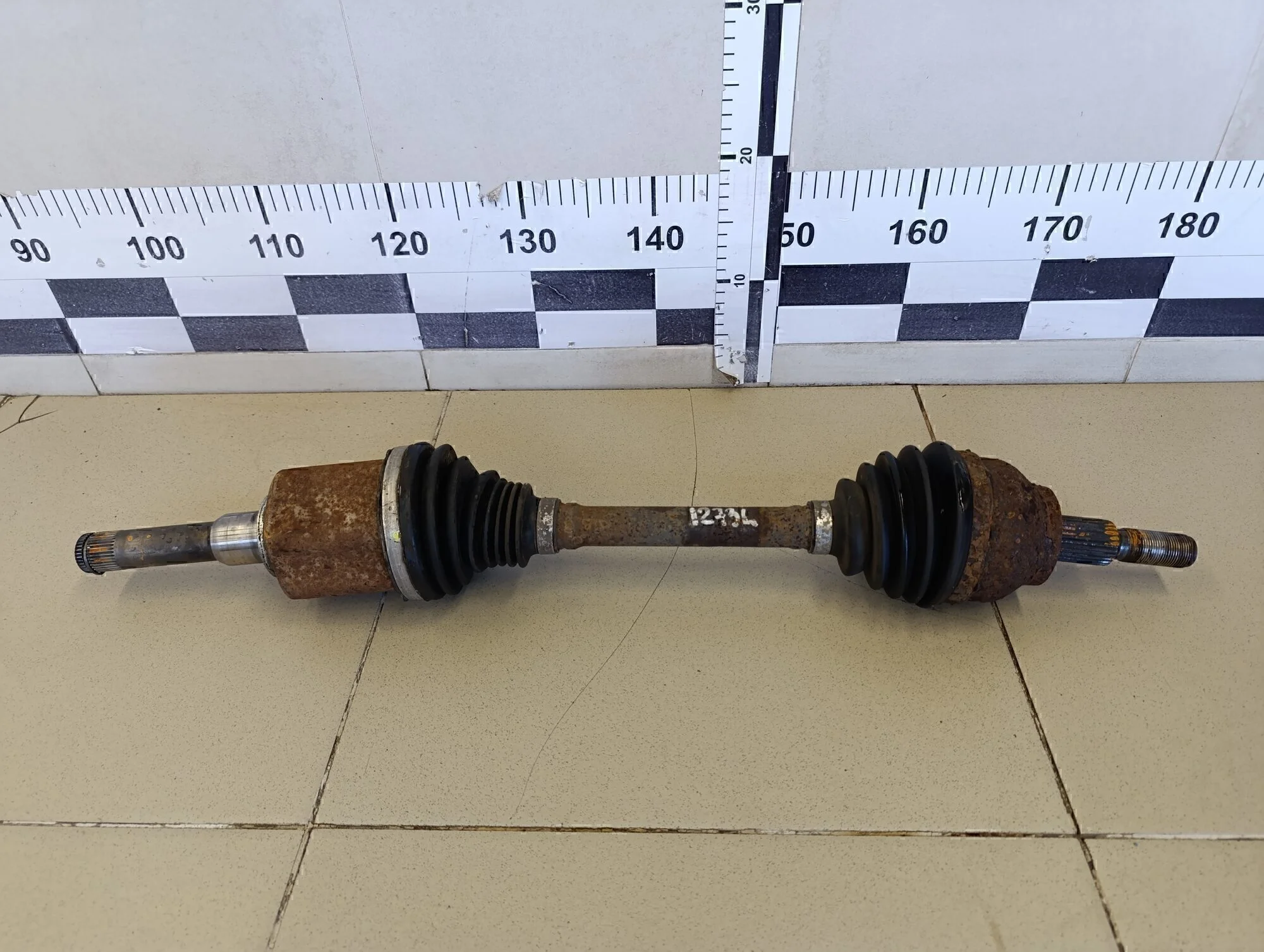 Полуось передняя левая Kuga 2012>