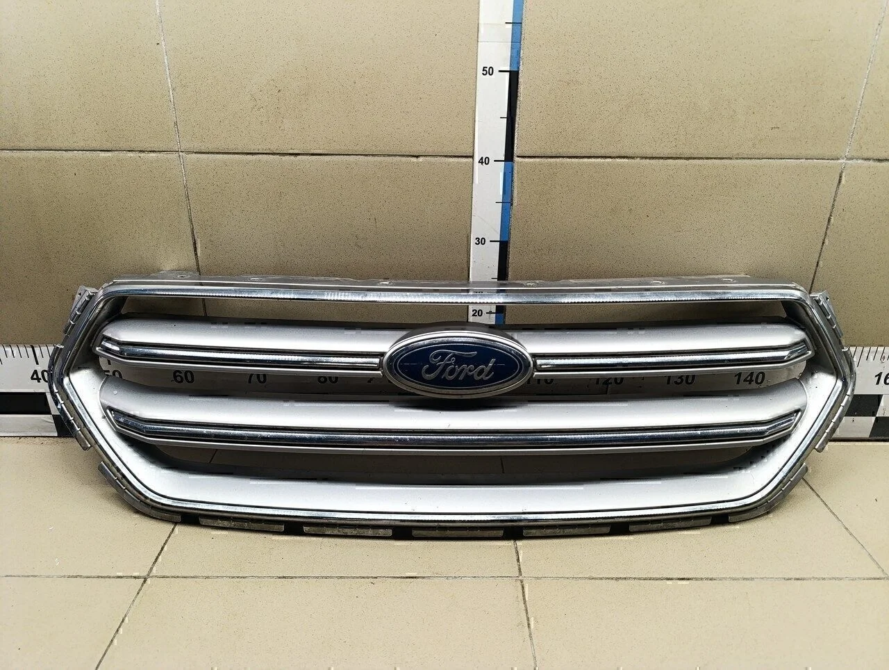 Решетка радиатора Kuga 2012>