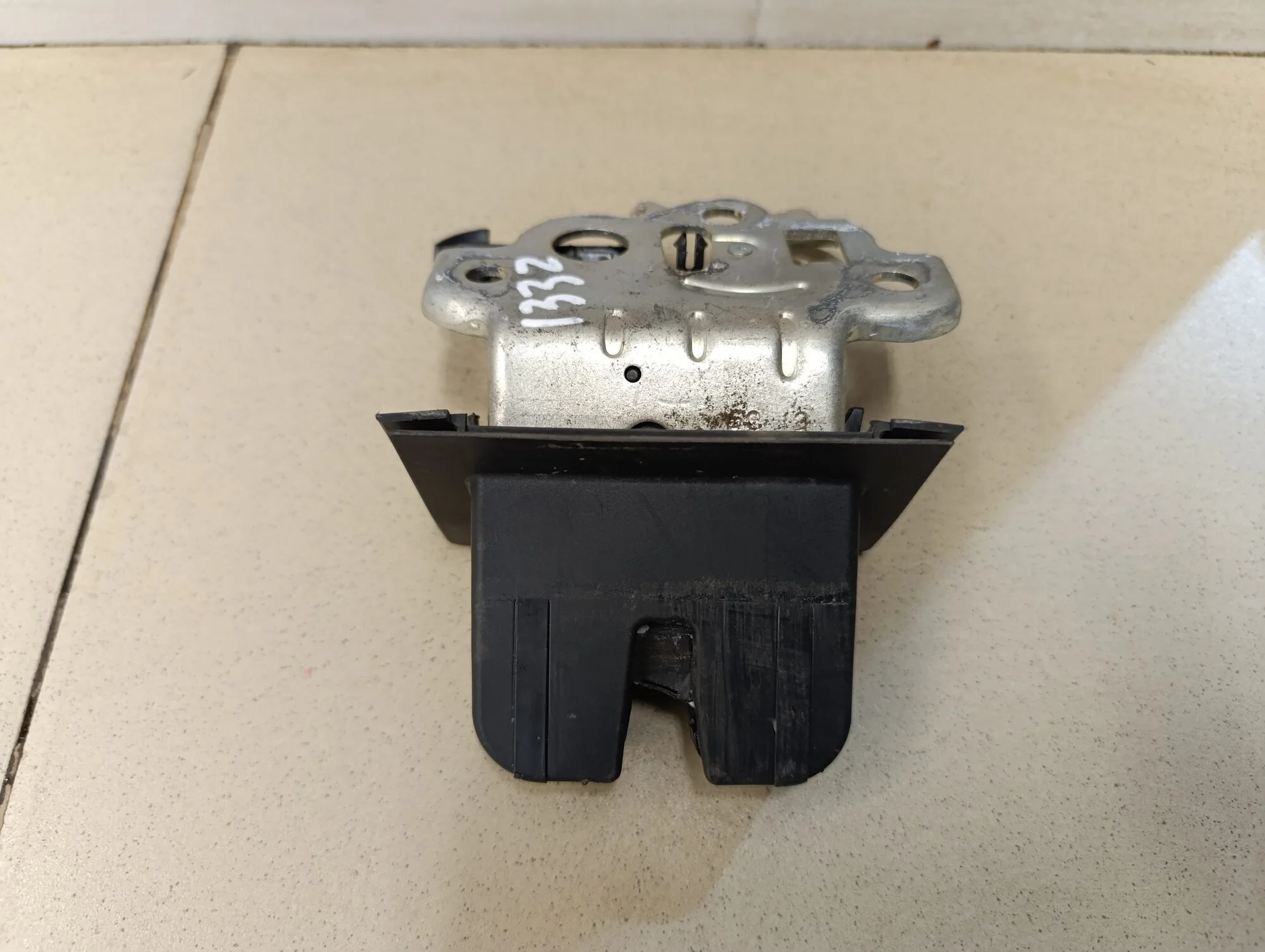 Замок багажника Octavia (A7) 2013>