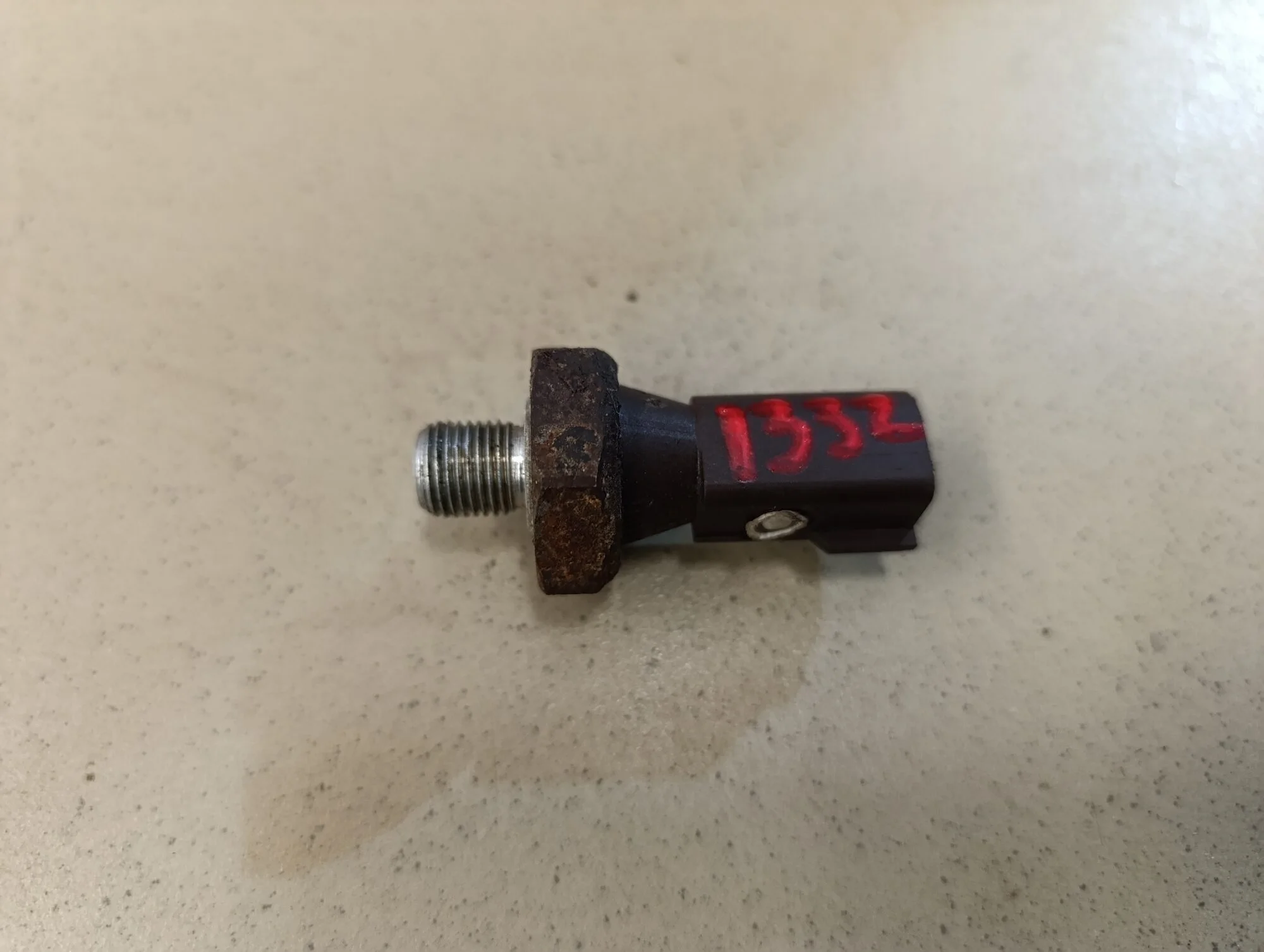 Датчик давления масла Octavia (A7) 2013>