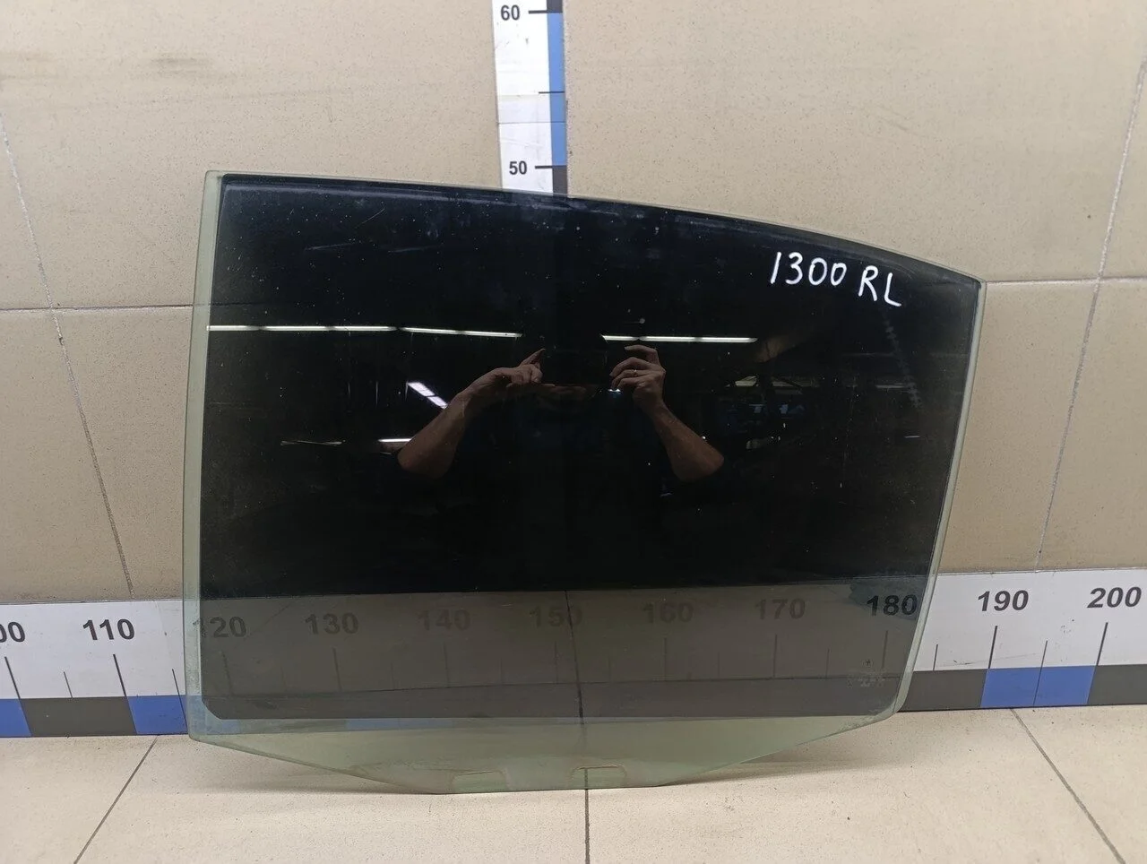 Стекло двери задней левой Octavia (A4 1U-) 2000-2011