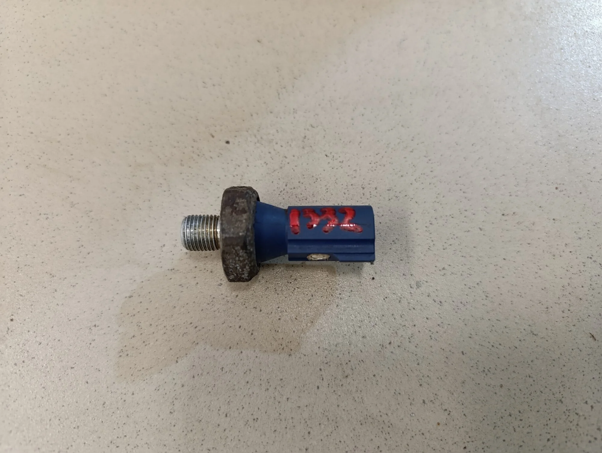 Датчик давления масла Octavia (A7) 2013>