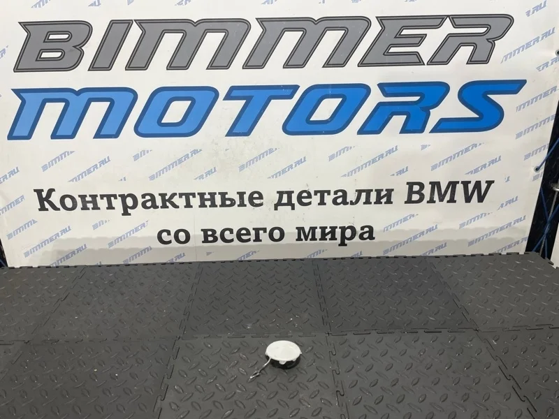 Заглушка буксировочного крюка BMW X6 51117074460 E71 N55B30A, передняя правая