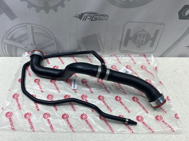 Патрубок ож Mercedes-benz W221