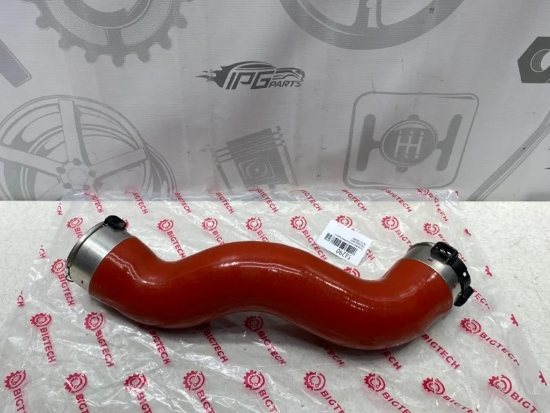 Патрубок интеркулера правый Mercedes-benz W212