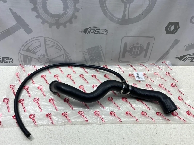 Патрубок ож Mercedes-benz W203