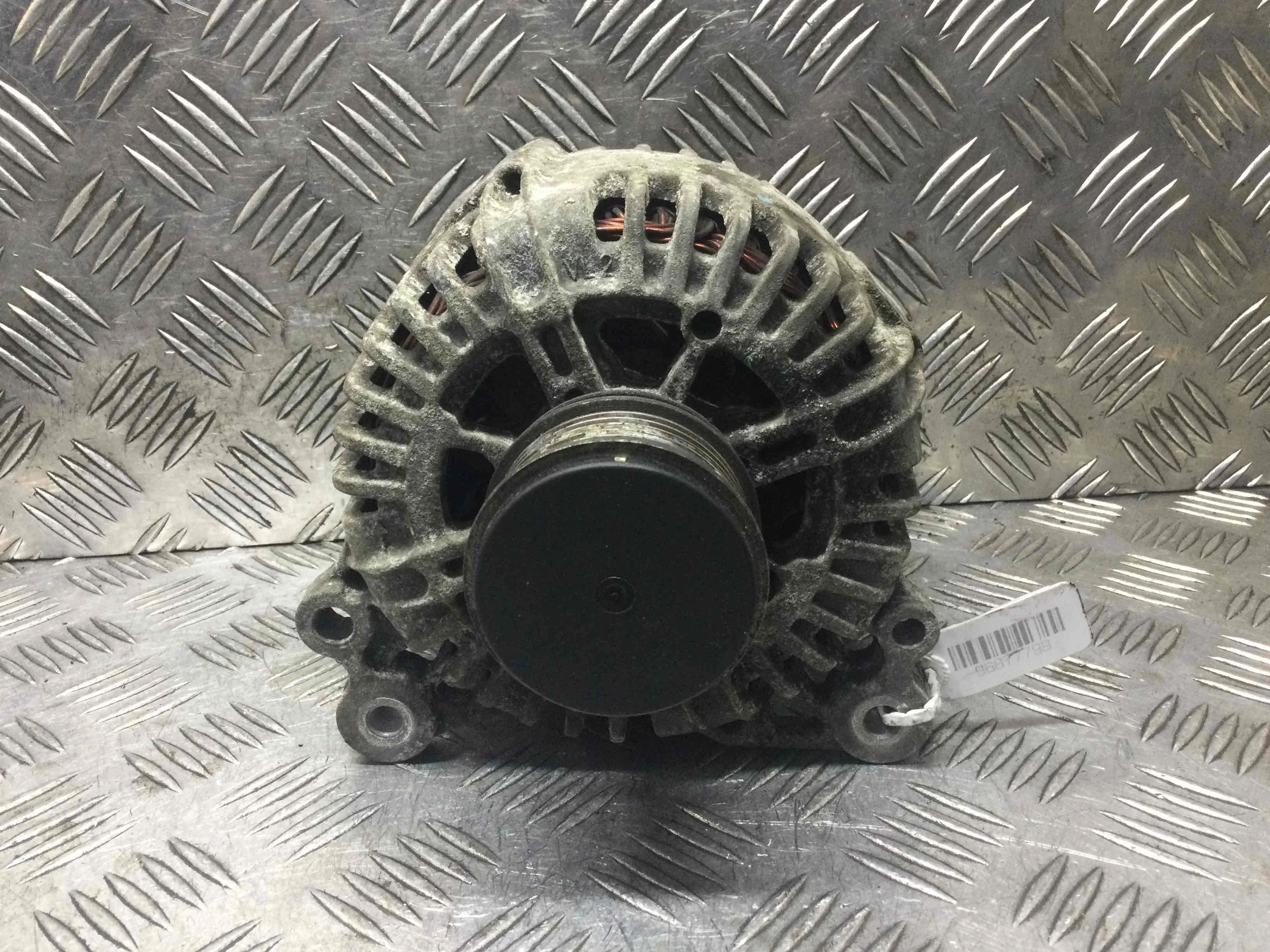 Генератор Volkswagen Golf 5 поколение (2004-2009) дизель 1.9 TDI Механика Х/б